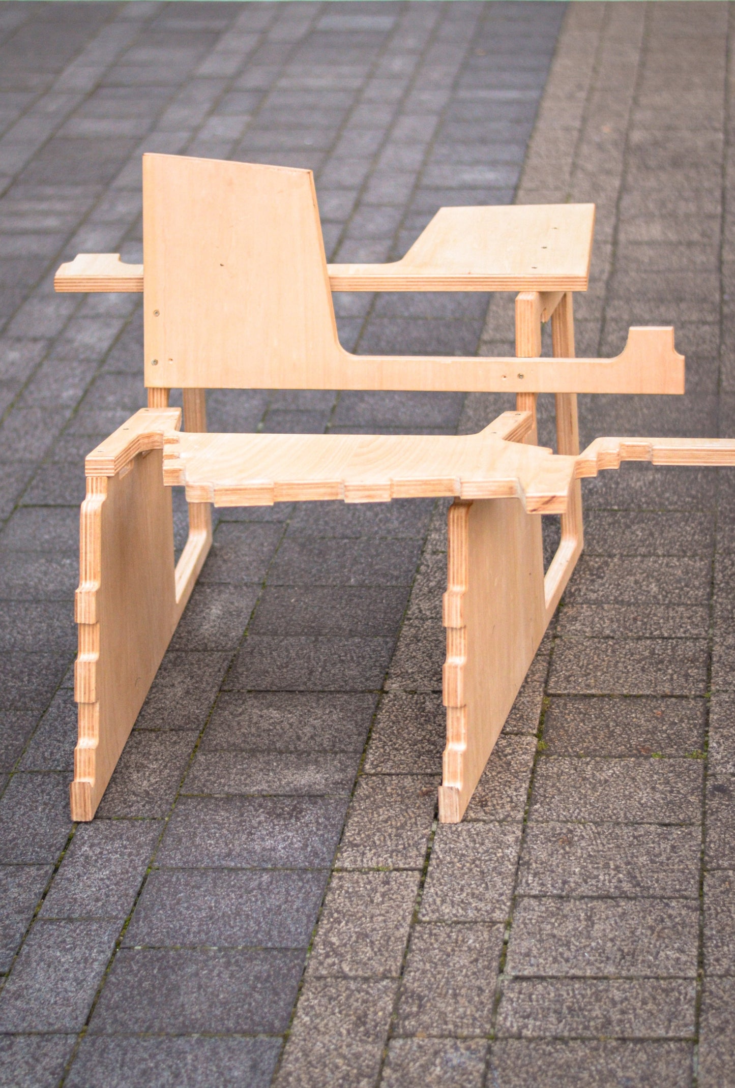 Omni-Chair Negative 2 - Makoto Nagai, Shimpei Ogawa