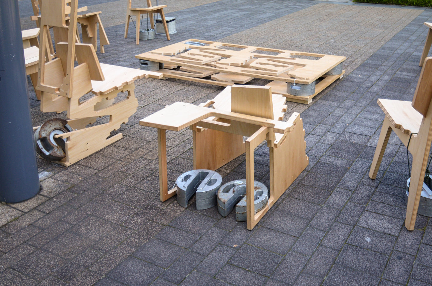 Omni-Chair Negative 2 - Makoto Nagai, Shimpei Ogawa