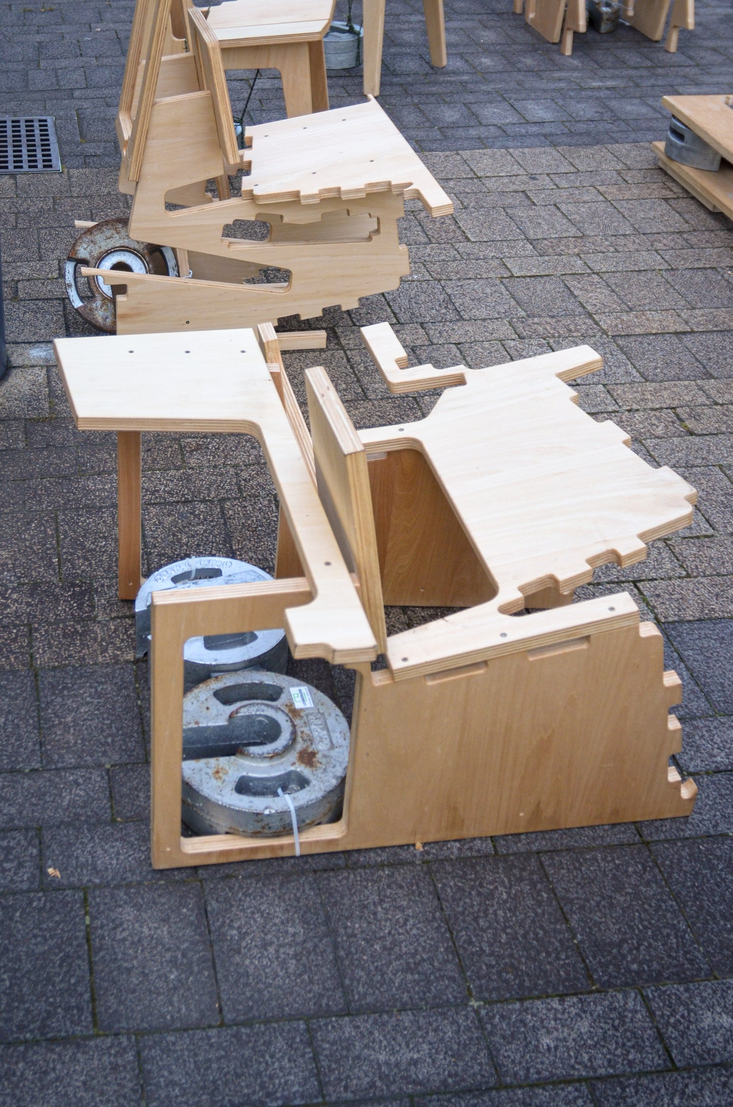 Omni-Chair Negative 2 - Makoto Nagai, Shimpei Ogawa